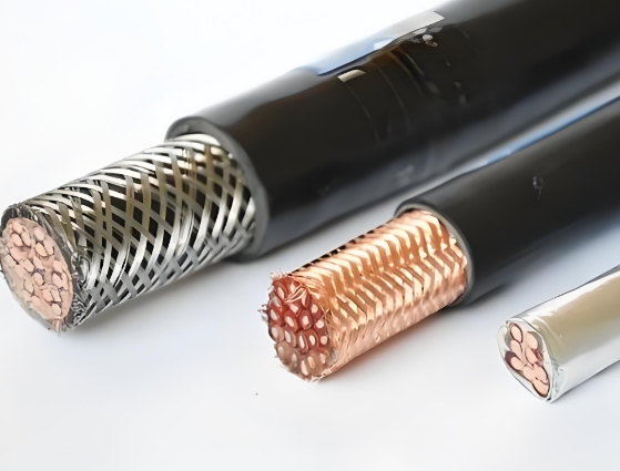 控制電纜則用于傳輸具有更多核心的控制信號(hào).jpg 控制電纜則用于傳輸具有更多核心的控制信號(hào).jpg